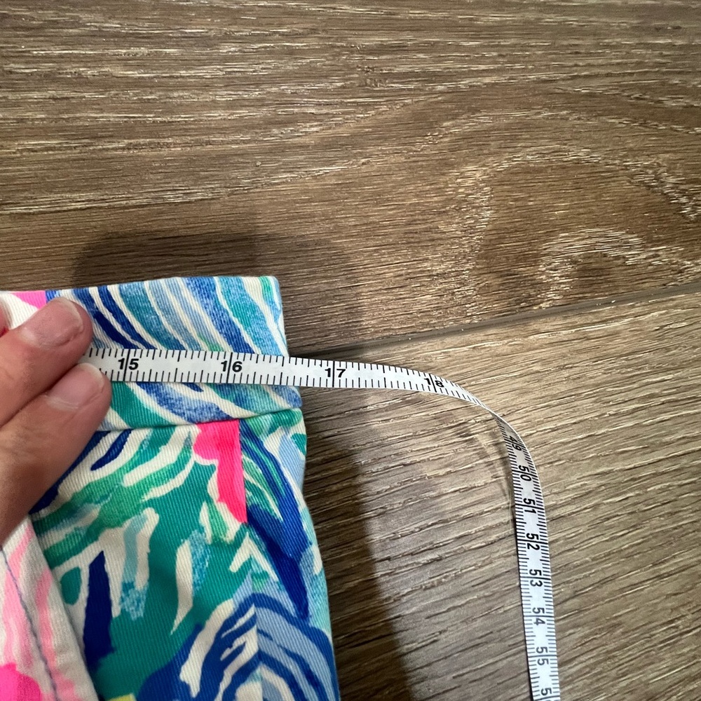 Lilly Pulitzer 5" Buttercup Shorts "Beach Please" - Picture 11 of 12